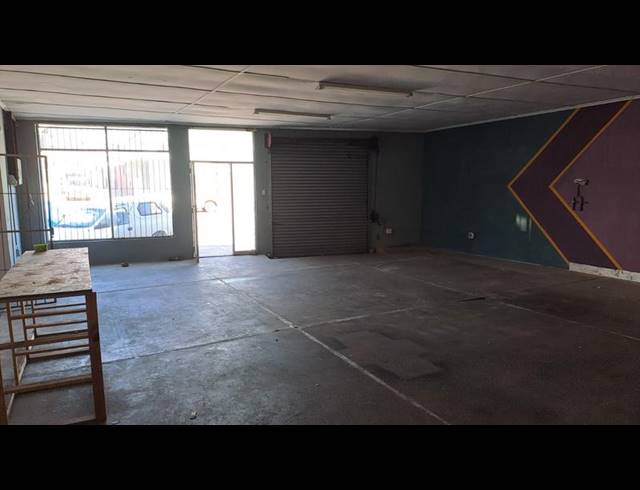 INDUSTRIAL PROPERTY TO RENT IN NORTH END